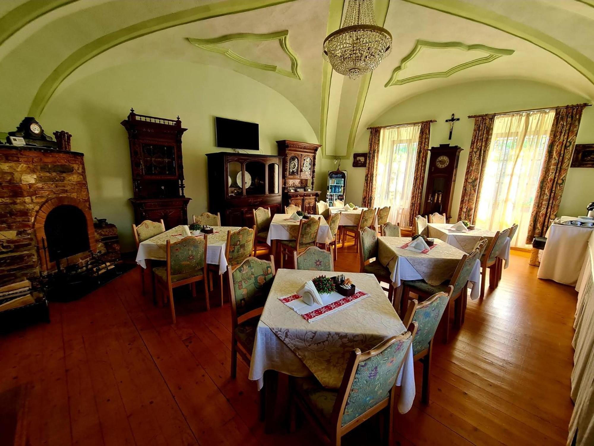 Hotel Armenopolis - Adults Only Gherla Exterior foto